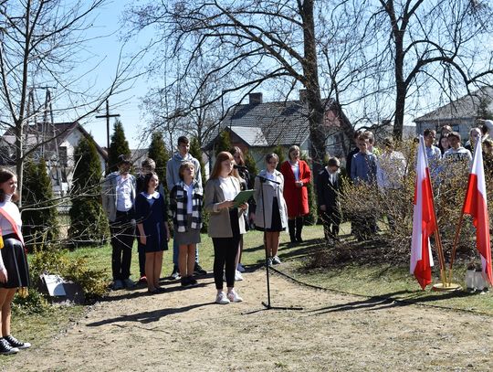 11 lat temu posadzili 4 Dęby Katyńskie. Uczniowie z łomaskiej szkoły chcą ocalić Katyń od zapomnienia