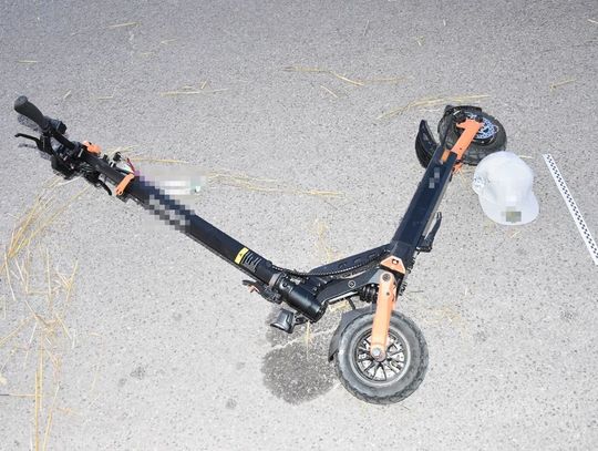 13-latek uderzył głową o asfalt. Do szpitala zabrał go śmigłowiec