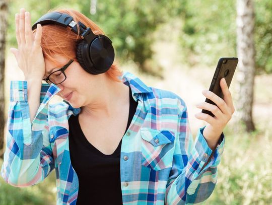 Kraj. AI „rozebrało” nauczycielkę