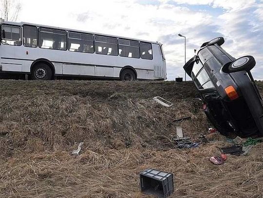 Autobus zderzył się z audi 