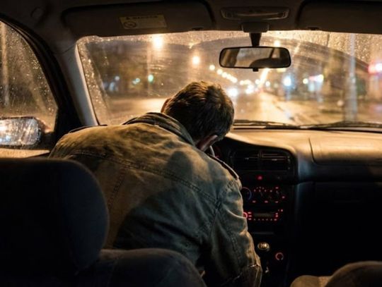 LUBELSKIE: Miał blisko 2,5 promila alkoholu i kierował autem. Żołnierze zepchnęli samochód z drogi LUBELSKIE: Miał blisko 2,5 promila alkoholu i kierował autem. Żołnierze zepchnęli samochód z drogi