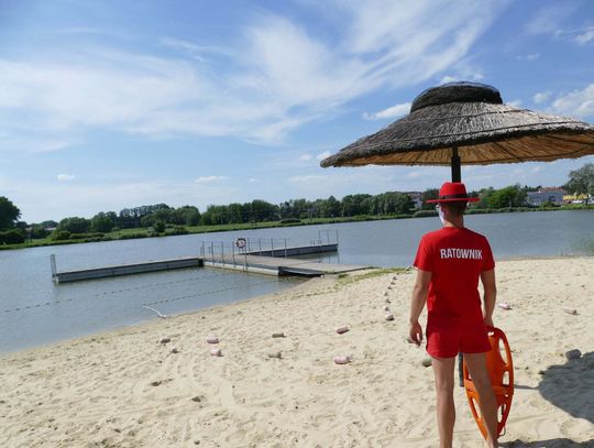 Bezpieczna zabawa w wodzie i nauka pływania 