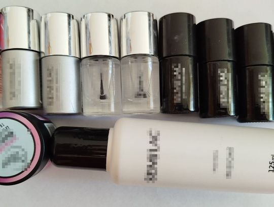 Biała Podlaska. 13-latki kradły lakiery do paznokci [ZDJĘCIA]