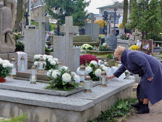 Biała Podlaska: Cmentarz parafialny dziś otwarty do północy