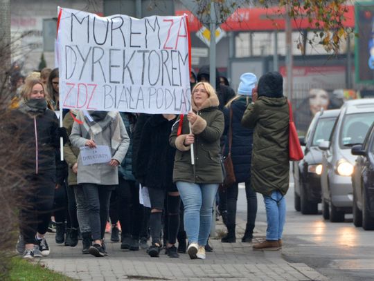 Biała Podlaska: Dyrektor zwolniony dyscyplinarnie. Młodzież i rodzice protestują