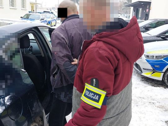 Biała Podlaska. Groził spaleniem auta, żądał pieniędzy