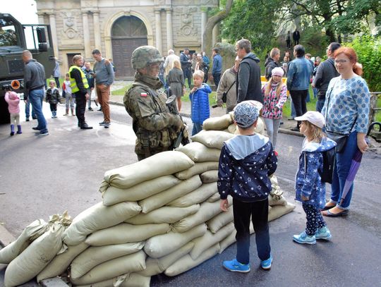 Biała Podlaska: Noc Muzeów z militarnym pazurem [GALERIA]