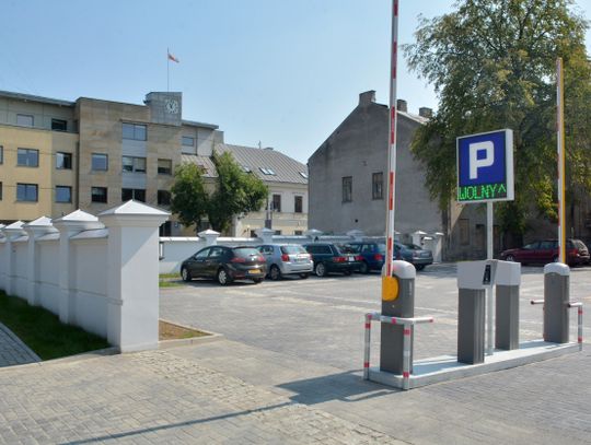 Biała Podlaska: Parking dla petentów czy urzędników?