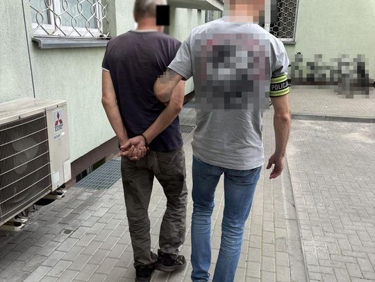 Biała Podlaska. Pijany kierowca rozbił butelkę na stacji paliw