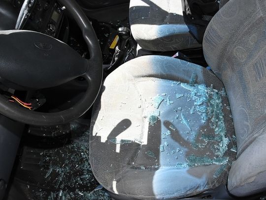Biała Podlaska: Po pijaku zniszczył kilka aut