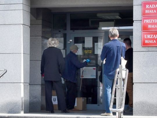 Biała Podlaska: Urząd zamyka się przed mieszkańcami i mediami