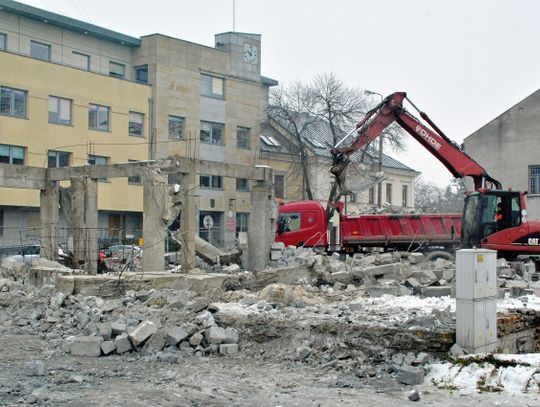 Biała Podlaska: Wreszcie wyburzyli ruderę. Będzie parking