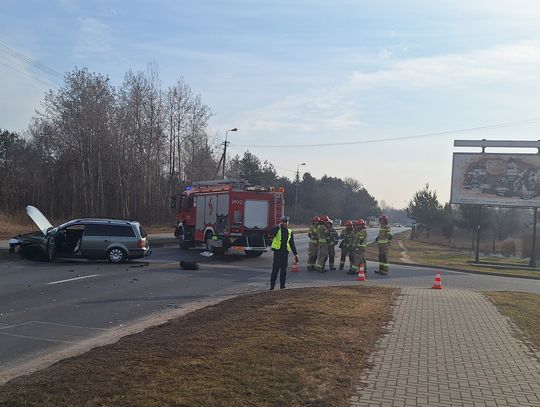 Biała Podlaska. Zderzenie 2 aut. Droga jest zablokowana