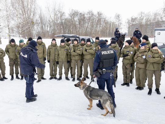 alo akademickie liceum ogólnokształcące w białej podlaskiej komenda stołeczna policji warszawa wycieczka mundurówka uczniowie uczennice