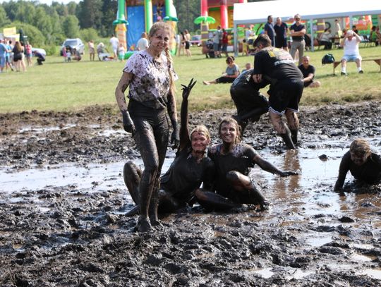 Błoto, ziemniaki i świetna zabawa w Tucznej [GALERIA ZDJĘĆ]