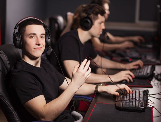 Bukmacher STS sponsorem polskiej transmisji Majora