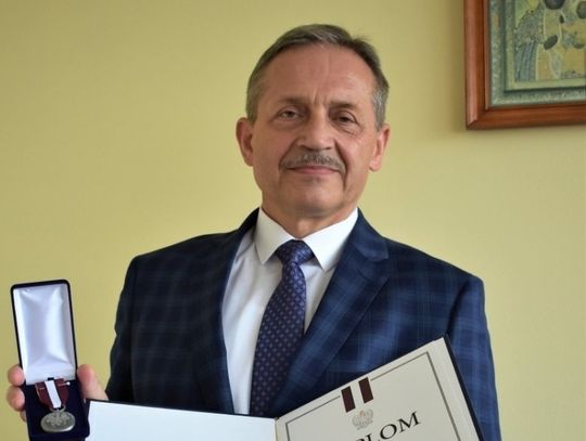 Burmistrz Radzynia Podlaskiego wśród sześciu zasłużonych samorządowców