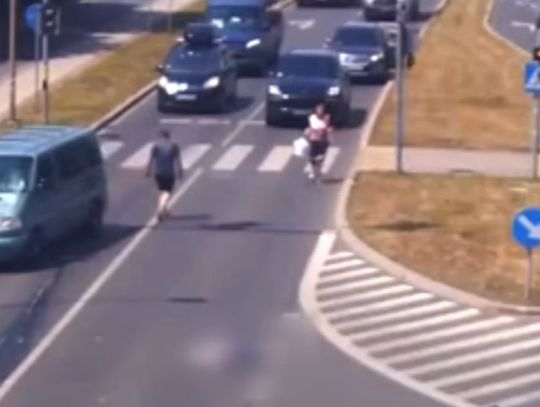 Bus potrącił kobietę. Ciężko rannej długo nikt nie udzielił pomocy