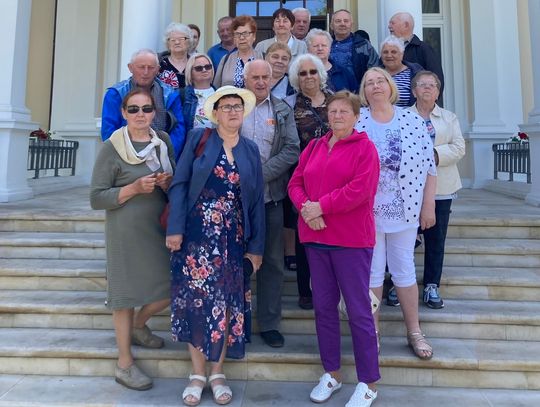 Ci seniorzy są pełni energii. Pojechali na wycieczkę [ZDJĘCIA]