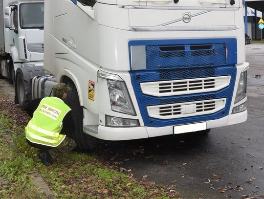 Ciężarówka z Austrii odzyskana na przejściu granicznym w Kukurykach