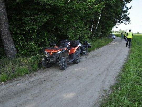 Czołowe zderzenie quada i motocykla. Jedna osoba w szpitalu