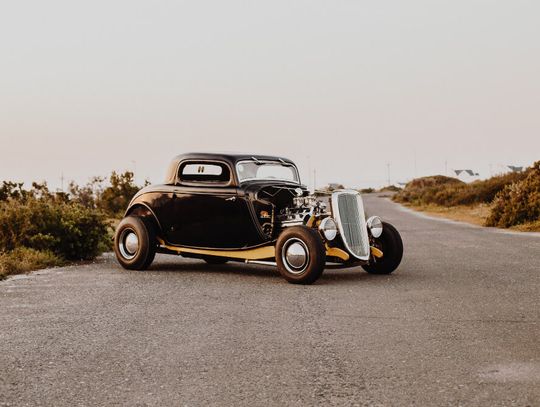 Czy samochód zabytkowy musi mieć OC?