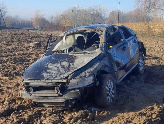 Lubelskie. Dobijała się do drzwi, szukając pomocy. Na polu stało rozbite auto
