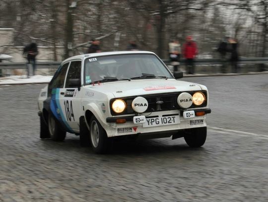 Drogówka przyjechała na rajd samochodowy. Policjanci zabrali dowody rejestracyjne