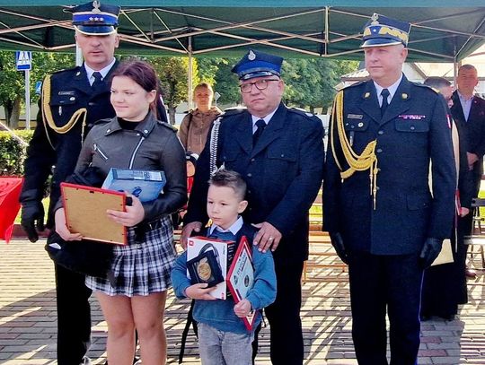 Amelia i Franciszek z odznaką „Iuvenis Forti”
