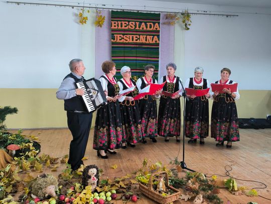 Dubów. Scenę zdominował folklor