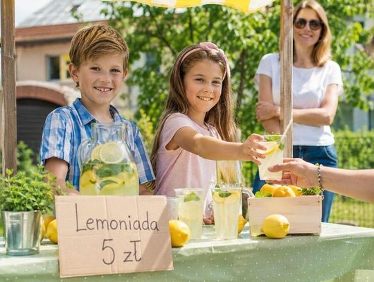 Dzieci mogą sprzedawać lemoniadę bez zgody sanepidu. GIS wyjaśnia zasady