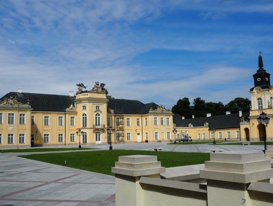 Dziedziniec dodał zabytkowi blasku. Wnętrz nie odtworzono