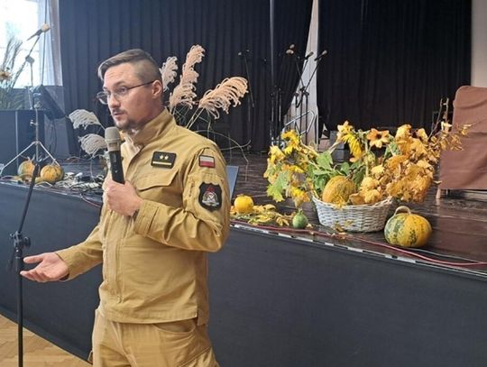 Dzień Seniora z prelekcją mł. kpt. Marka Waszczuka i trenera personalnego Emila Kalinowskiego