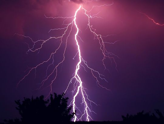 IMGW ostrzega przed burzami! Miejscami możliwe opady gradu