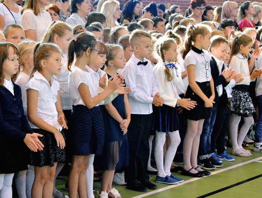 Edukacja: Uczniowie wracają do szkół. Co ich czeka?