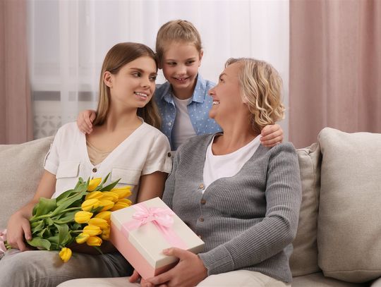 Eleganckie upominki dla mamy: na co postawić w tym roku? Eleganckie upominki dla mamy: na co postawić w tym roku?