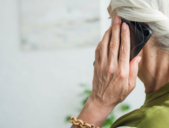 Fałszywy pracownik banku oszukał 70-latkę z powiatu bialskiego