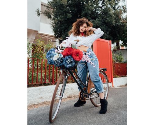 Fasony spodni. Co będzie modne w nadchodzącym sezonie?