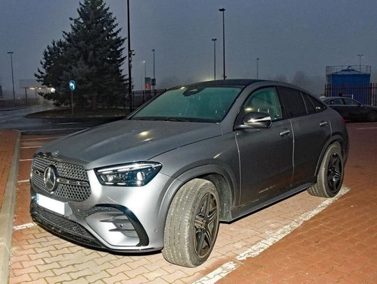 Funkcjonariusze NOSG odzyskali mercedesa