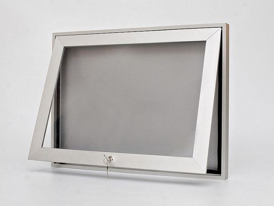 Gabloty wiszące dla szkół, urzędów i nie tylko. Co decyduje o ich jakości i przydatności?