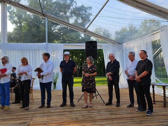 Gmina Biała Podlaska: Pełen pasji plener malarski w Dworze Woskrzenice