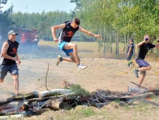 GMINA CZEMIERNIKI: Biegli przez wodę, ogień i pokonywali skarpy