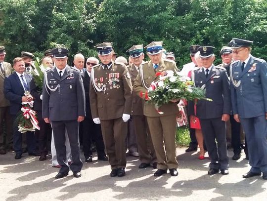 Gmina Dębowa Kłoda: Upamiętnili wysiedlenie i rocznicę walk