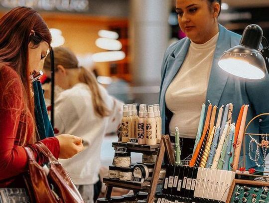 Gmina Konstantynów. Zajęcia rękodzielniczo-plastyczne dla młodzieży