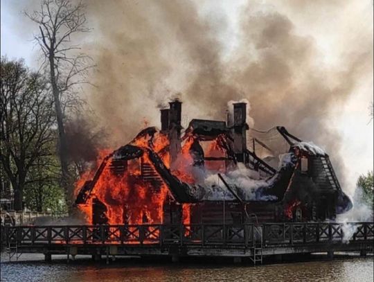 Spłonął drewniany budynek SPA w Dworze Droblin