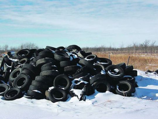 Gmina Łomazy: Góra śmieci rośnie pod osłoną nocy
