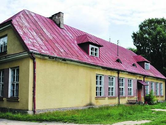 Gmina Łomazy: Wymienią dach w byłej szkole