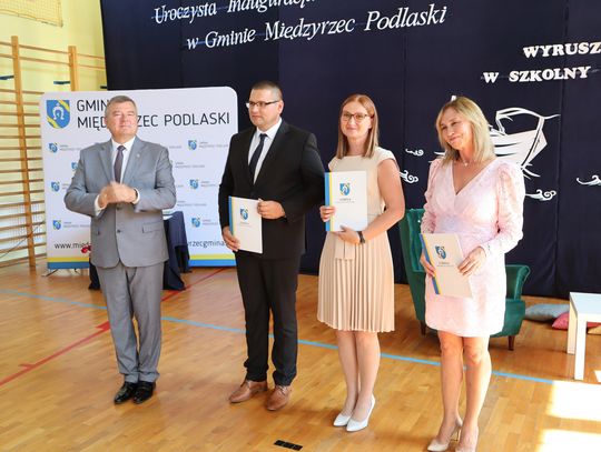 Gmina Międzyrzec Podl.: Powitali nowy rok szkolny i nowych dyrektorów