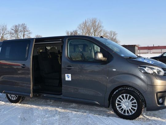 Gmina Międzyrzec Podlaski: Nowy samochód dla niepełnosprawnych