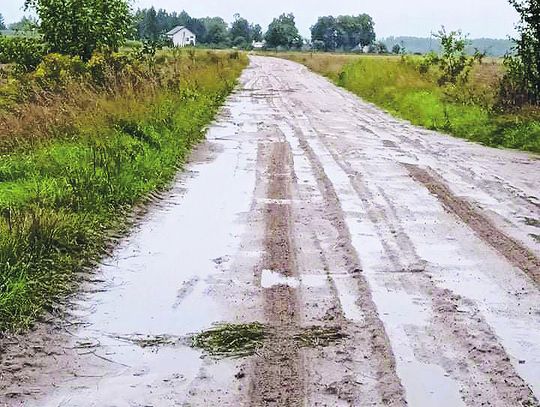 Gmina Międzyrzec Podlaski: Toniemy w błocie, a władze nas olewają
